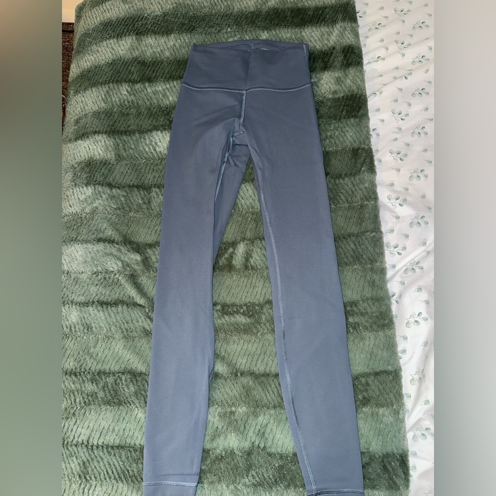 lululemon oil grey leggings size 4 in 28 inch